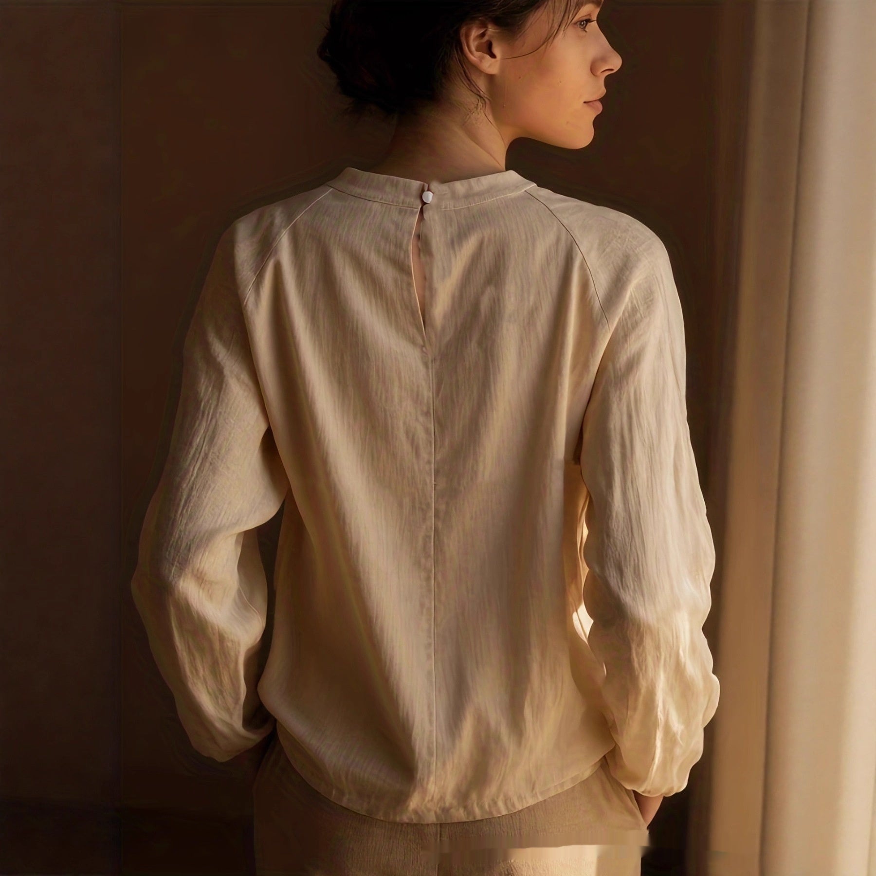 Solid-Color Elegant And Minimalist Linen Long-Sleeve Top.