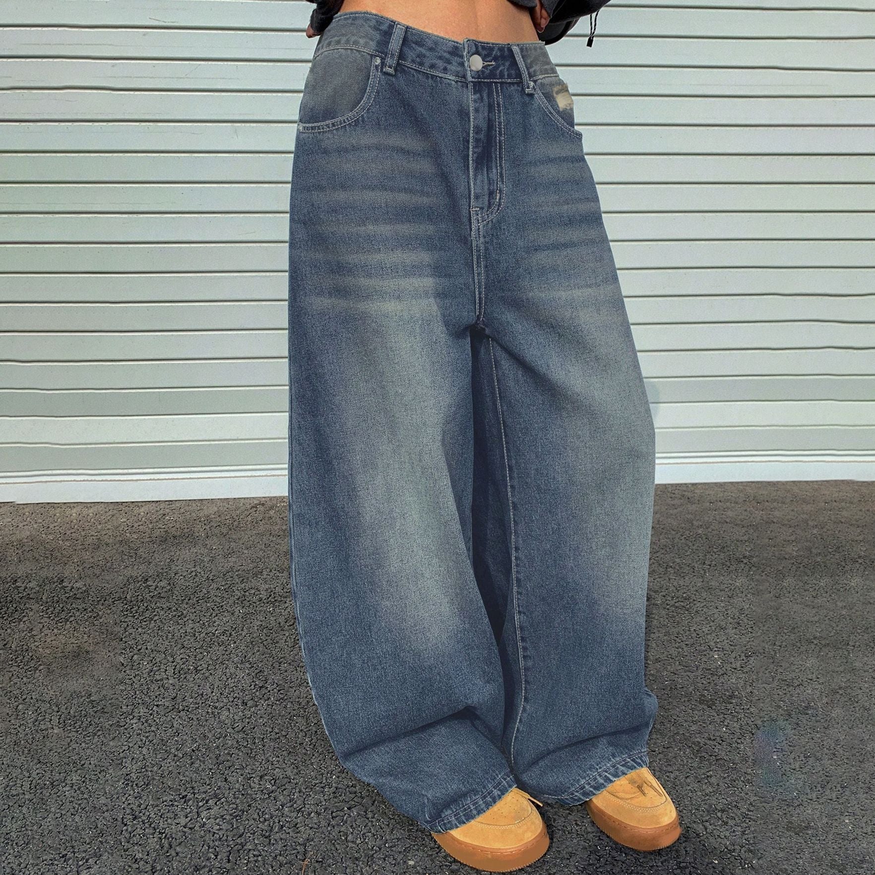 European And American-style Washed Blue Wide-leg Jeans.