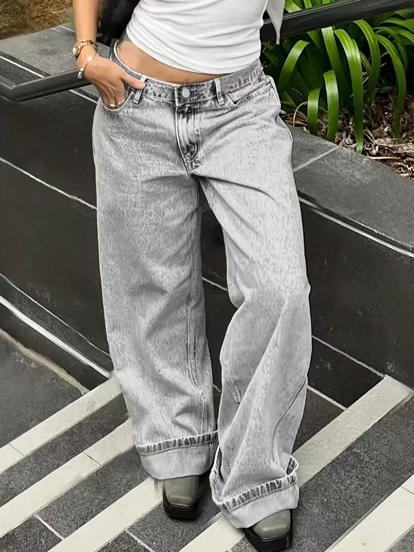 Casual Straight-Leg Pocket Jeans