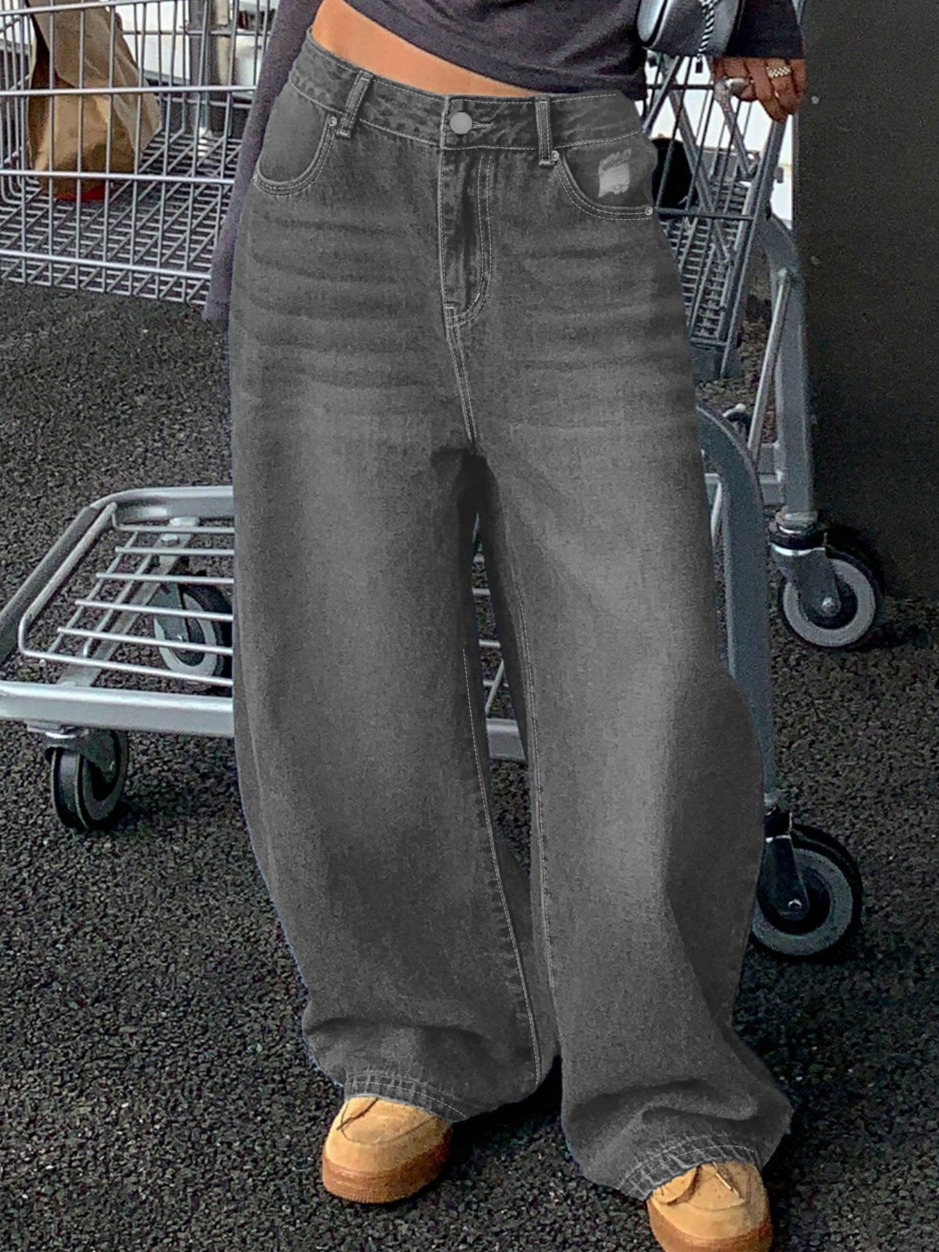 European And American-style Washed Blue Wide-leg Jeans.